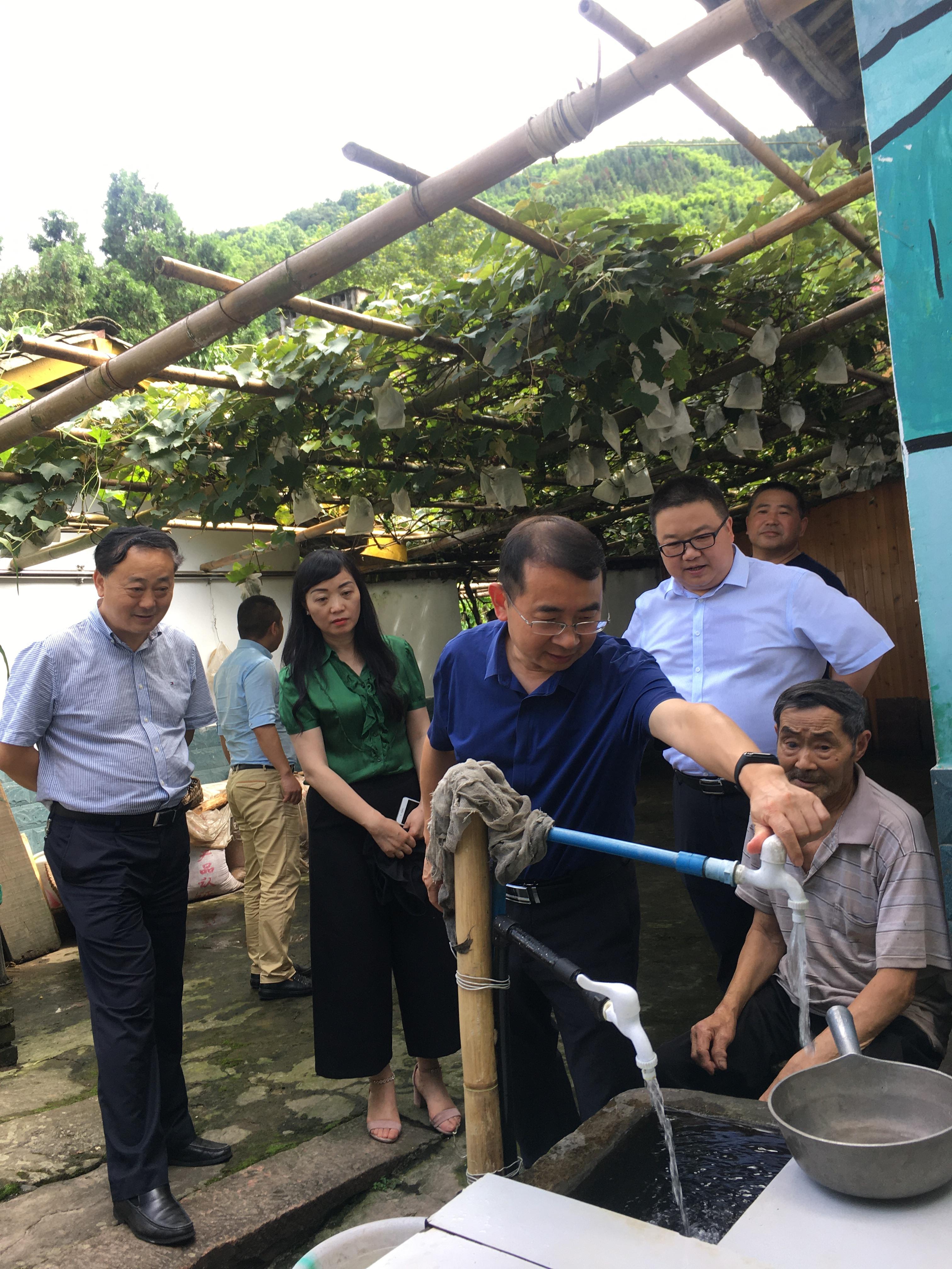 王华专题指导调研雅安荥经县河长制湖长制工作